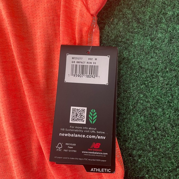 New balance running work out shirt - Picture 5 of 6